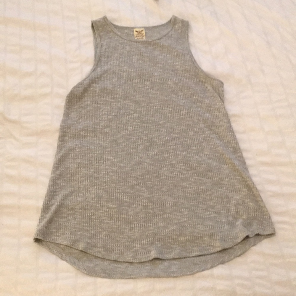 ⭐️ Grey Razorback Tank Top ⭐️